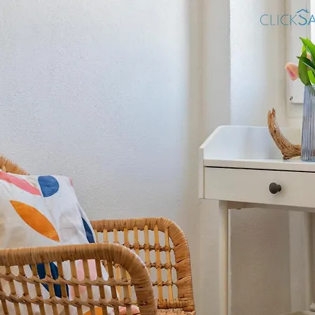 Tudor Flat Sea View With Wifi Unlimited, Next To The Sea