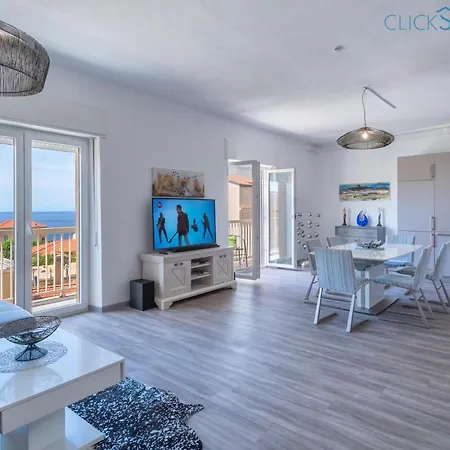 Tudor Flat Sea View With Wifi Unlimited, Next To The Sea *