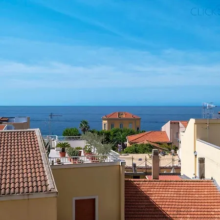 Tudor Flat Sea View With Wifi Unlimited, Next To The Sea *