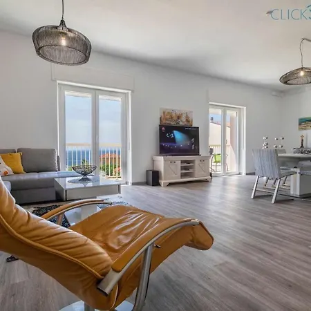 Tudor Flat Sea View With Wifi Unlimited, Next To The Sea Appartement