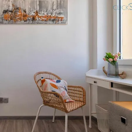 公寓 Tudor Flat Sea View With Wifi Unlimited, Next To The Sea *