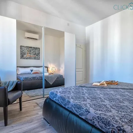 公寓 Tudor Flat Sea View With Wifi Unlimited, Next To The Sea *