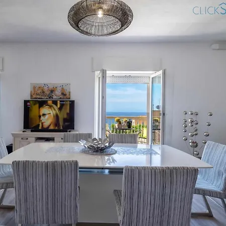 Tudor Flat Sea View With Wifi Unlimited, Next To The Sea *