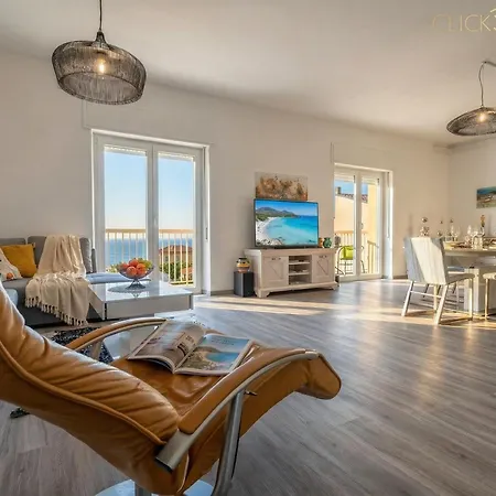 Tudor Flat Sea View With Parking, Wifi, Terrace, Close To The Sea