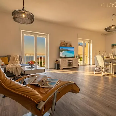 شقة Tudor Flat Sea View With Parking, Wifi, Terrace, Close To The Sea