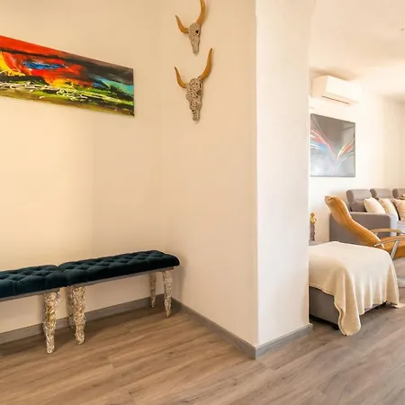 Tudor Flat Sea View With Parking, Wifi, Terrace, Close To The Sea شقة *
