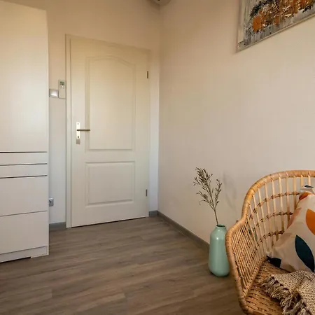 Tudor Flat Sea View With Parking, Wifi, Terrace, Close To The Sea *