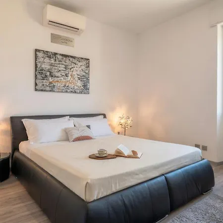 Tudor Flat Sea View With Parking, Wifi, Terrace, Close To The Sea شقة