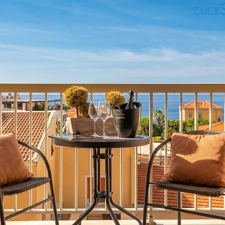 شقة Tudor Flat Sea View With Parking, Wifi, Terrace, Close To The Sea