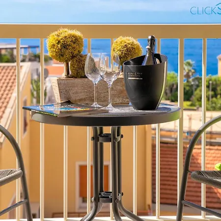 Tudor Flat Sea View With Parking, Wifi, Terrace, Close To The Sea *