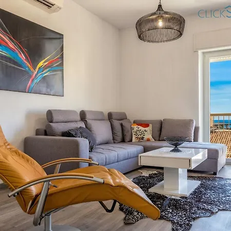 Tudor Flat Sea View With Parking, Wifi, Terrace, Close To The Sea *