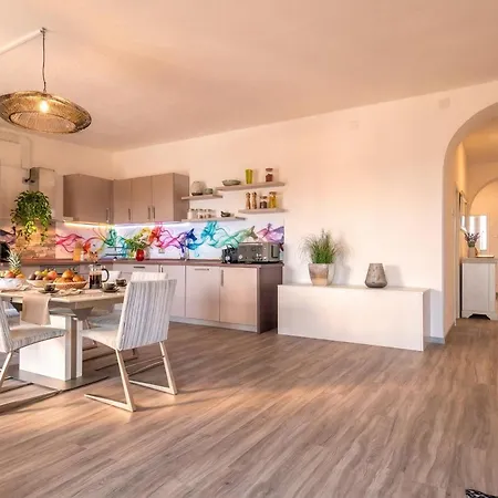 شقة Tudor Flat Sea View With Parking, Wifi, Terrace, Close To The Sea